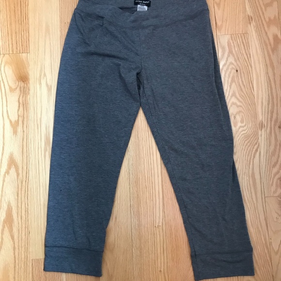 Guess cropped  lounge pants/leggings - size Large, never worn - Picture 1 of 4